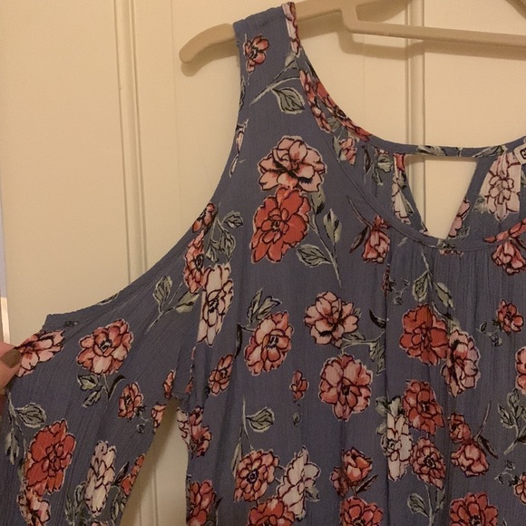 Gypsies & Moondust Floral Blouse with Shoulder Cut-outs - Picture 2 of 4